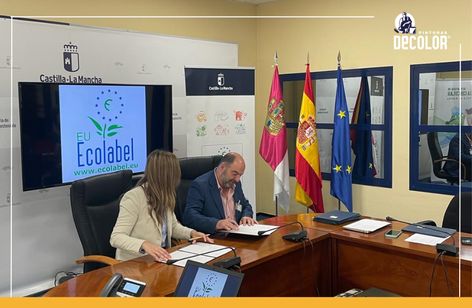 Pinturas DECOLOR renovamos la tarjeta Ecolabel